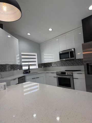 1970 NW 178th Terrace 1, Pembroke Pines, FL 33029