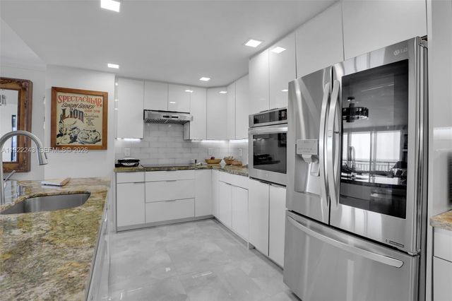 1149 Hillsboro Mile 1011 1011, Hillsboro Beach, FL 33062