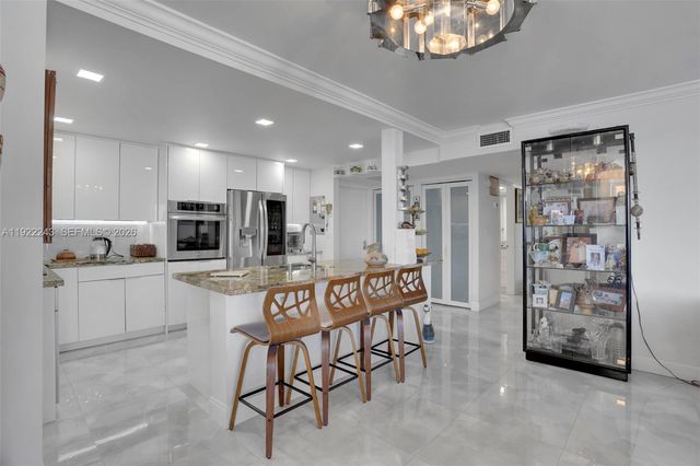 1149 Hillsboro Mile 1011 1011, Hillsboro Beach, FL 33062