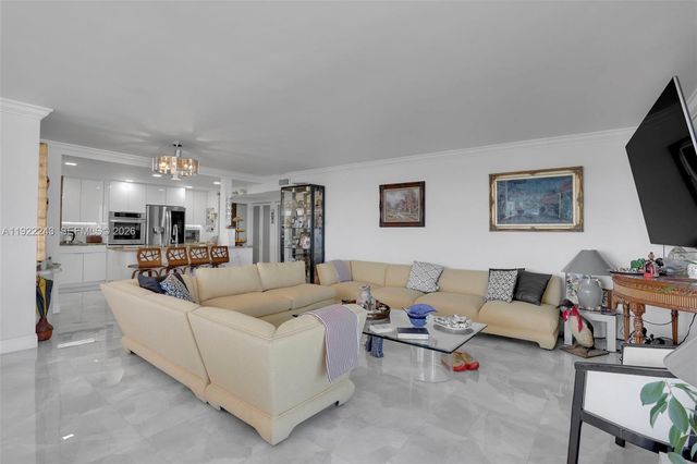 1149 Hillsboro Mile 1011 1011, Hillsboro Beach, FL 33062