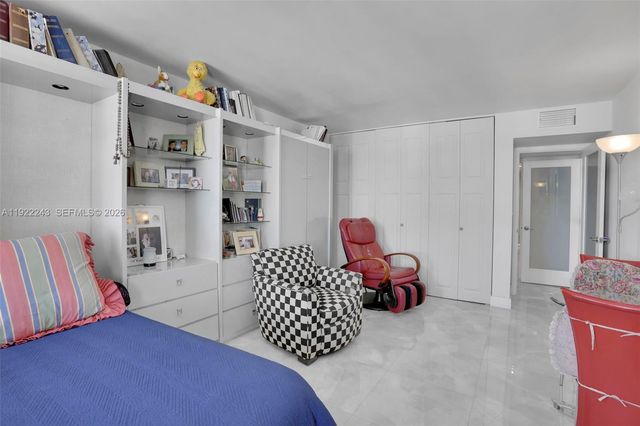 1149 Hillsboro Mile 1011 1011, Hillsboro Beach, FL 33062