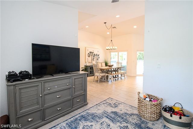 721 Logan BLVD S, Naples, FL 34119