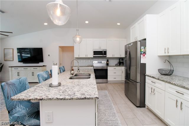 721 Logan BLVD S, Naples, FL 34119