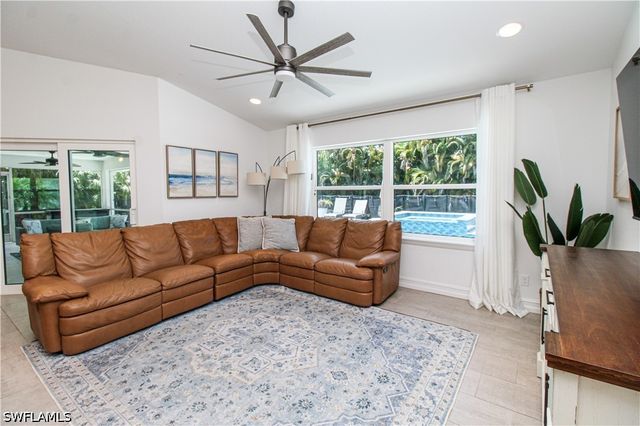 721 Logan BLVD S, Naples, FL 34119