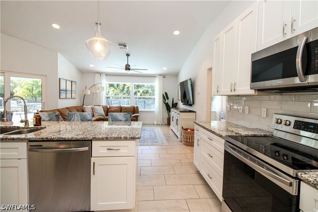 721 Logan BLVD S, Naples, FL 34119