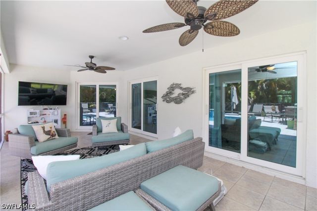 721 Logan BLVD S, Naples, FL 34119