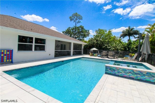721 Logan BLVD S, Naples, FL 34119