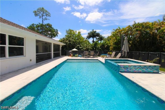 721 Logan BLVD S, Naples, FL 34119