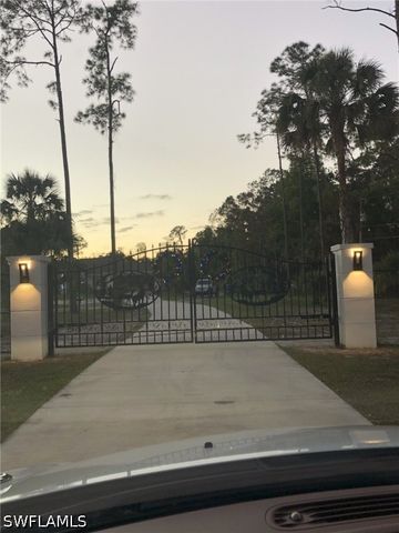 721 Logan BLVD S, Naples, FL 34119