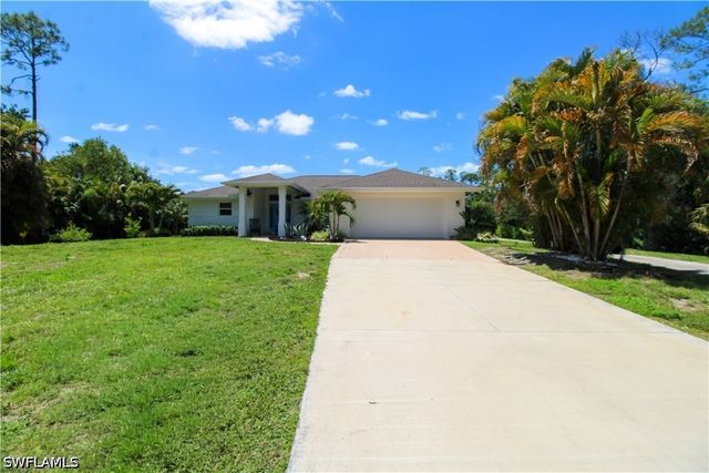 721 Logan BLVD S, Naples, FL 34119