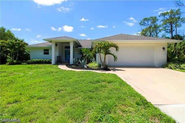 721 Logan BLVD S, Naples, FL 34119