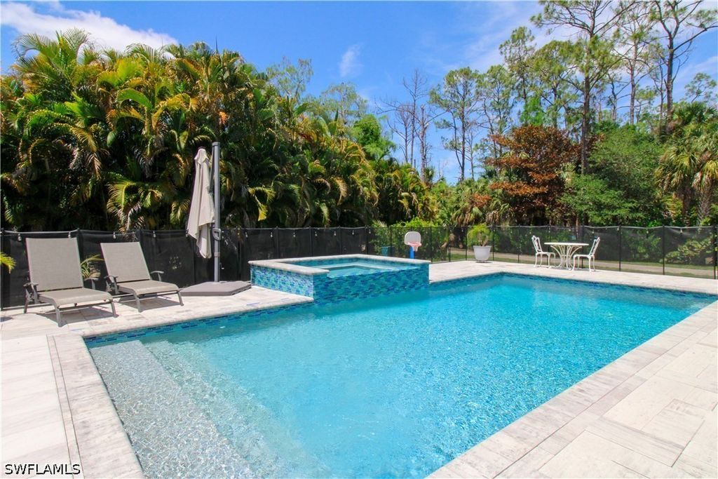 721 Logan BLVD S, Naples, FL 34119