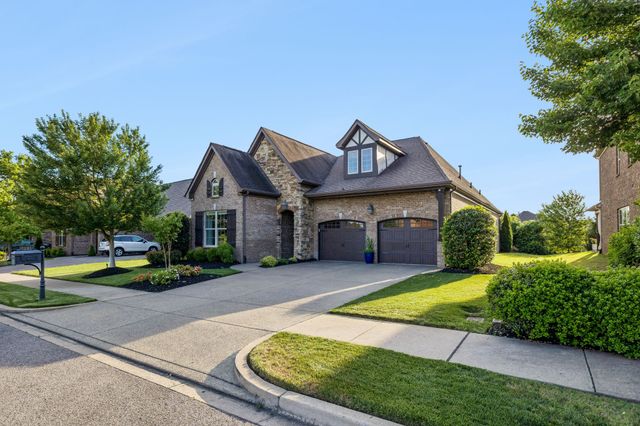 1021 Baxter Ln, Gallatin, TN 37066