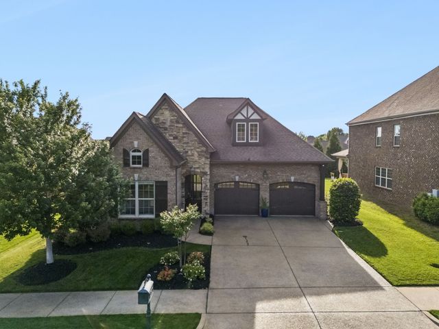 1021 Baxter Ln, Gallatin, TN 37066