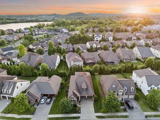 1021 Baxter Ln, Gallatin, TN 37066