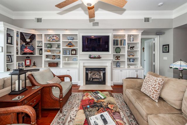 283 S Plaza Court 8, Mount Pleasant, SC 29464