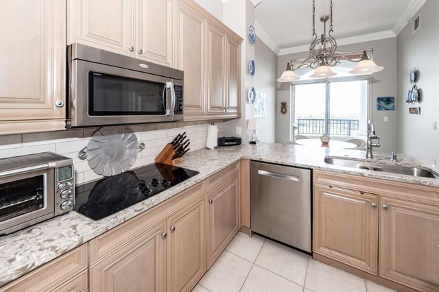 283 S Plaza Court 8, Mount Pleasant, SC 29464