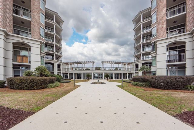 283 S Plaza Court 8, Mount Pleasant, SC 29464