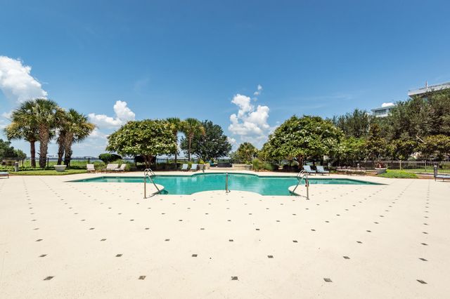 283 S Plaza Court 8, Mount Pleasant, SC 29464