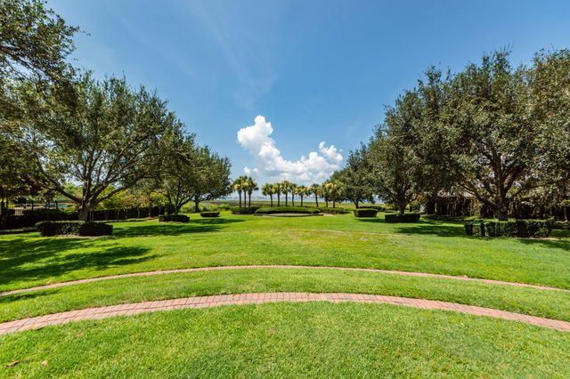 283 S Plaza Court 8, Mount Pleasant, SC 29464