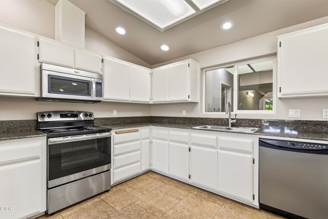 182 Justin Court, Central Point, OR 97502