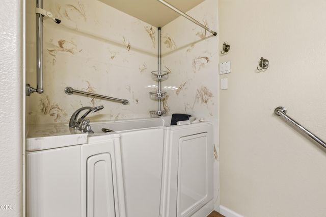 182 Justin Court, Central Point, OR 97502