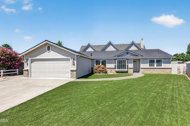 182 Justin Court, Central Point, OR 97502
