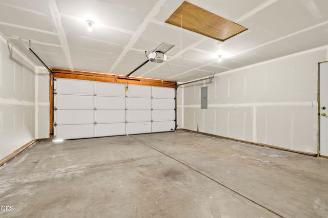 182 Justin Court, Central Point, OR 97502
