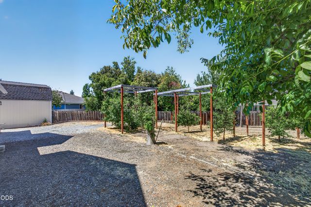 182 Justin Court, Central Point, OR 97502
