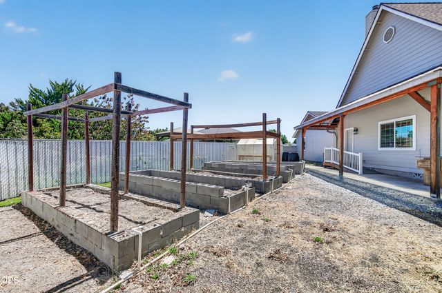 182 Justin Court, Central Point, OR 97502