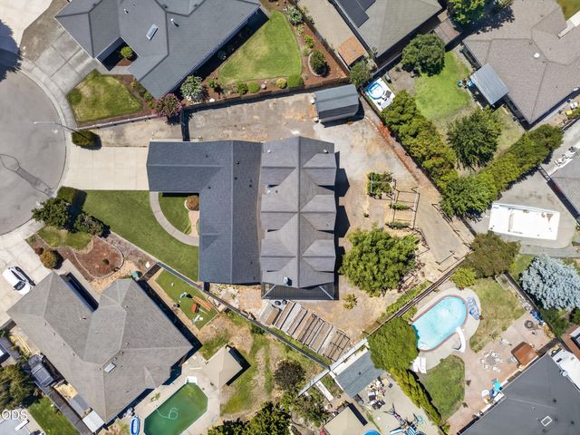182 Justin Court, Central Point, OR 97502