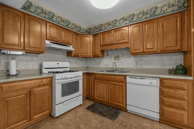 9747 Shalemar Drive, Pickerington, OH 43147