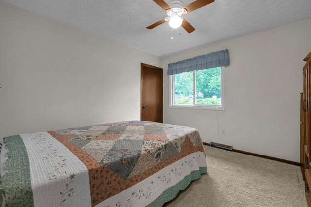 9747 Shalemar Drive, Pickerington, OH 43147