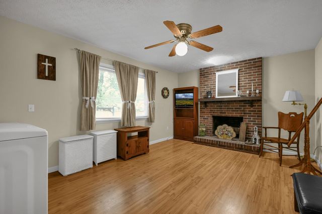 9747 Shalemar Drive, Pickerington, OH 43147