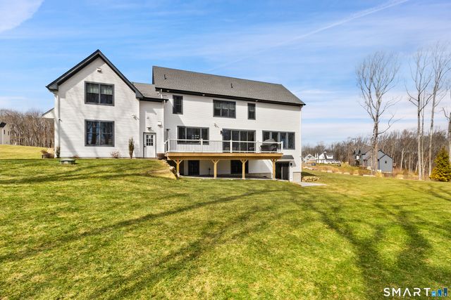 8 Holly Lane, Newtown, CT 06482
