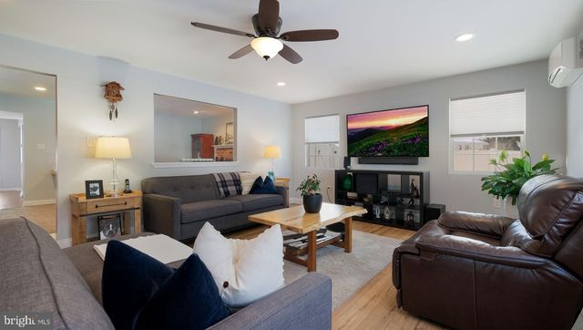 1831 BUNKERHILL RD, Southampton, PA 18966