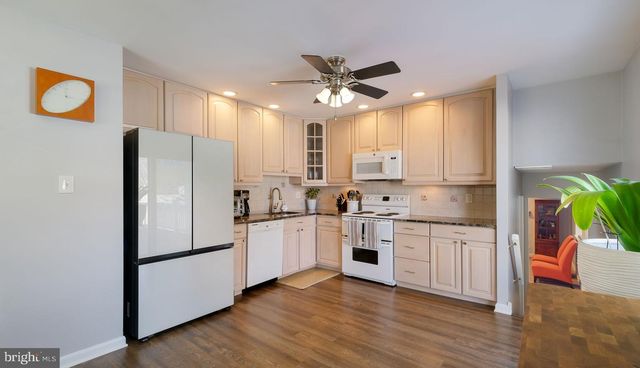 1831 BUNKERHILL RD, Southampton, PA 18966