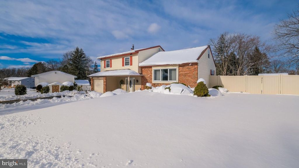 Image 2 of property listing at 1831 BUNKERHILL RD, Southampton, PA 18966