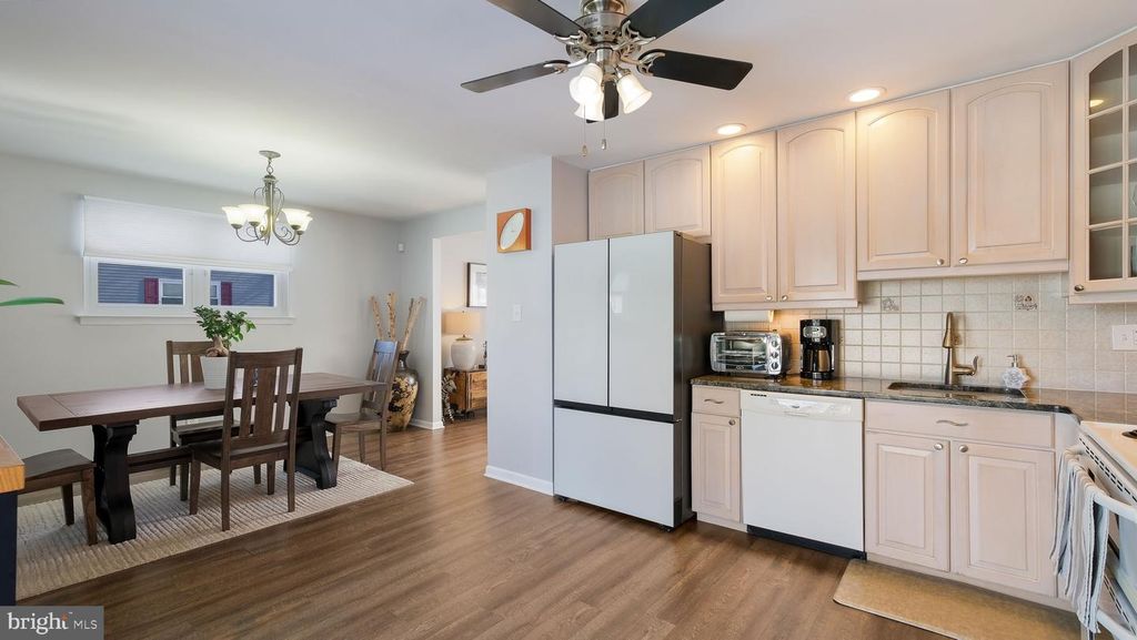 Image 23 of property listing at 1831 BUNKERHILL RD, Southampton, PA 18966