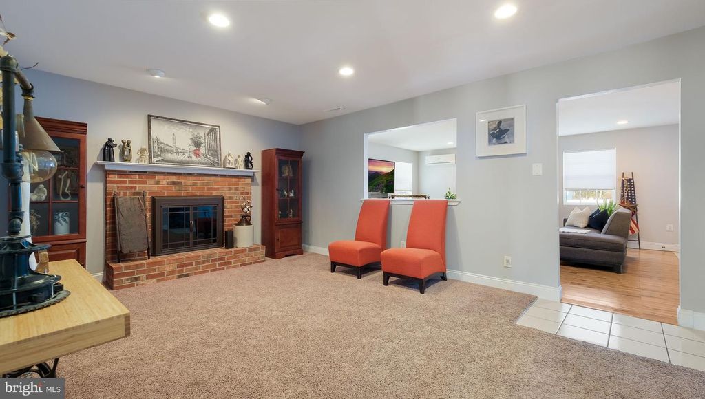 Image 7 of property listing at 1831 BUNKERHILL RD, Southampton, PA 18966