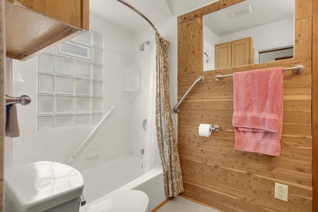 809 Minnehaha Avenue W, Saint Paul, MN 55104