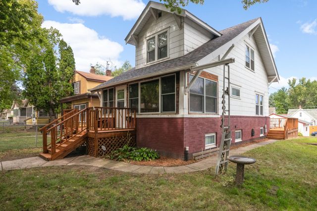 809 Minnehaha Avenue W, Saint Paul, MN 55104