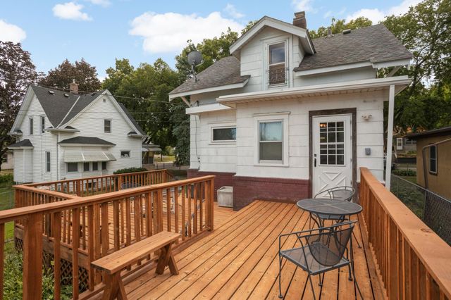 809 Minnehaha Avenue W, Saint Paul, MN 55104