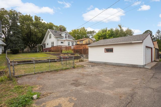 809 Minnehaha Avenue W, Saint Paul, MN 55104