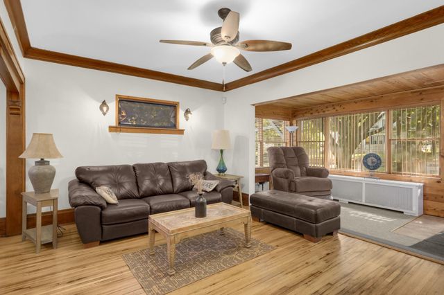 809 Minnehaha Avenue W, Saint Paul, MN 55104
