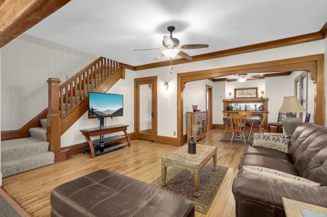 809 Minnehaha Avenue W, Saint Paul, MN 55104