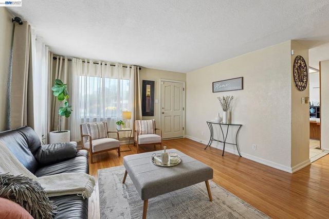 301 Joan Vista St, El Sobrante, CA 94803