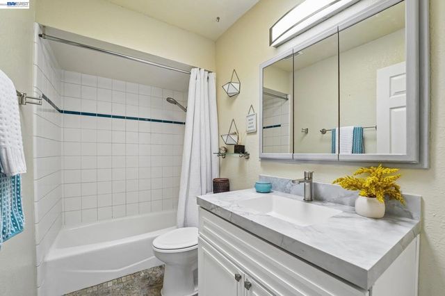 301 Joan Vista St, El Sobrante, CA 94803
