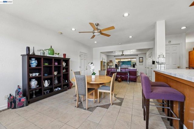 301 Joan Vista St, El Sobrante, CA 94803
