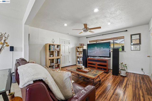 301 Joan Vista St, El Sobrante, CA 94803